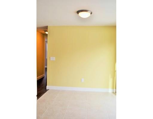 29 E Hill Rd, Springfield, MA 01109 photo 6