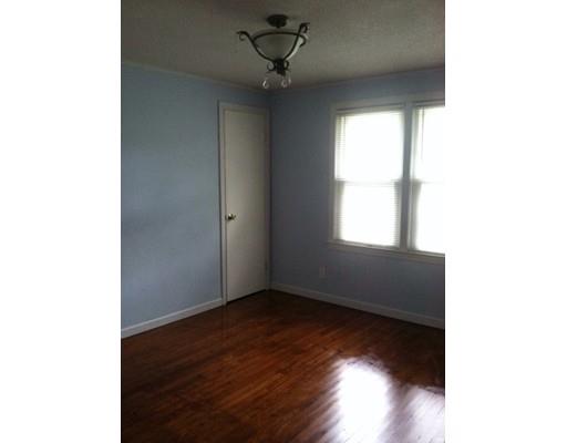 68 Waldorf St, Springfield, MA 01109 photo 3