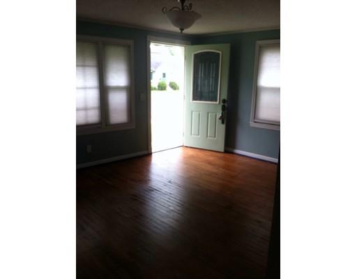 68 Waldorf St, Springfield, MA 01109 photo 2
