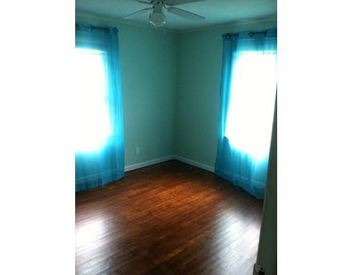 68 Waldorf St, Springfield, MA 01109 photo 4