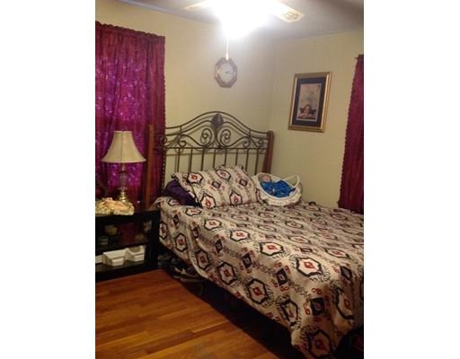 122 Redlands St, Springfield, MA 01104 photo 9