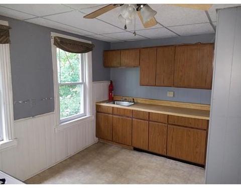 8 Oswald St, Worcester, MA 01607 photo 9
