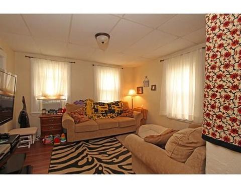 8 Oswald St, Worcester, MA 01607 photo 3