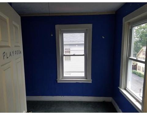 8 Oswald St, Worcester, MA 01607 photo 7
