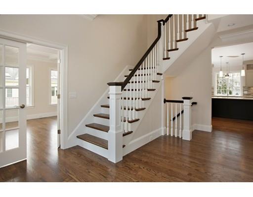 7 Pilgrim Rd, Wellesley, MA 02481 photo 2