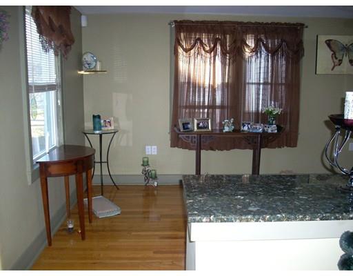 118 Redlands St, Springfield, MA 01104 photo 6