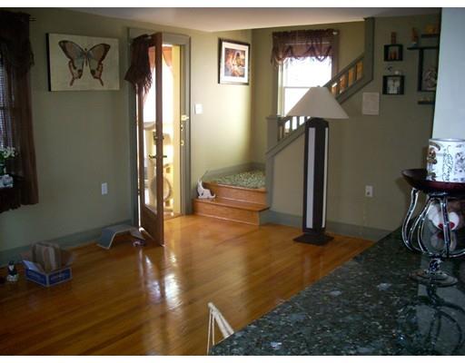 118 Redlands St, Springfield, MA 01104 photo 7