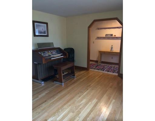 6 Teller Dr, Ashland, MA 01721 photo 4