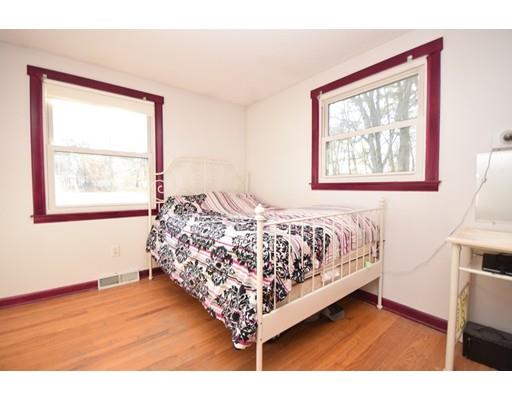 37 Parkerview St, Springfield, MA 01129 photo 8