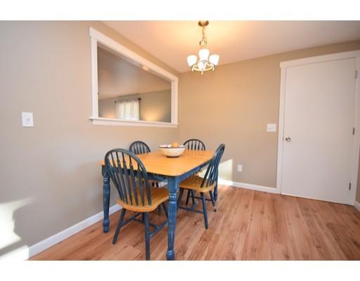 37 Parkerview St, Springfield, MA 01129 photo 4