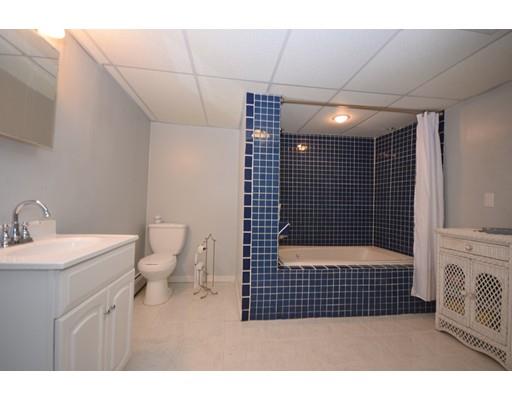 37 Parkerview St, Springfield, MA 01129 photo 10