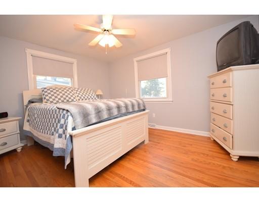 37 Parkerview St, Springfield, MA 01129 photo 6