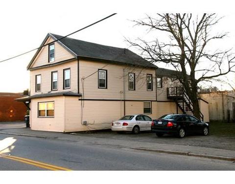 25 Pleasant St, Webster, MA 01570 photo 2