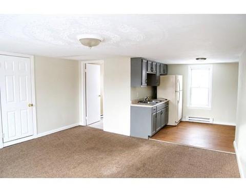 25 Pleasant St, Webster, MA 01570 photo 3