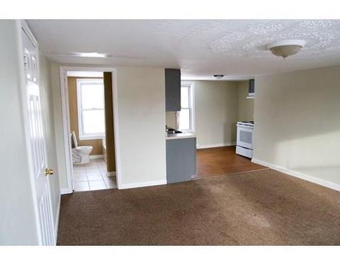 25 Pleasant St, Webster, MA 01570 photo 5