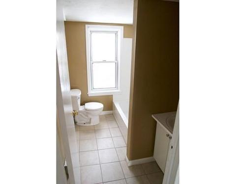 25 Pleasant St, Webster, MA 01570 photo 6