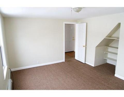 25 Pleasant St, Webster, MA 01570 photo 9