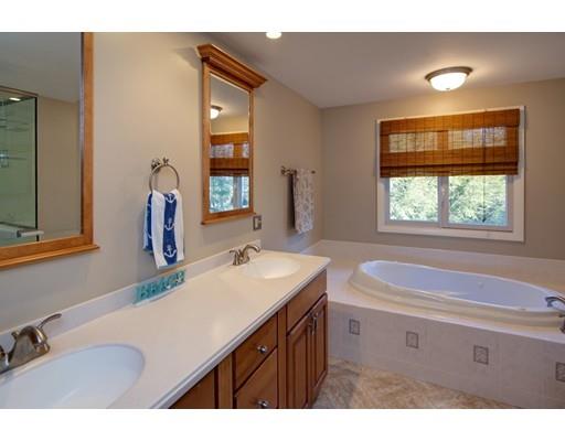 210 Glenneagle Dr, Mashpee, MA 02649 photo 10