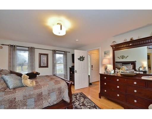 22 Eagle Ter, Jefferson, MA 01522 photo 13