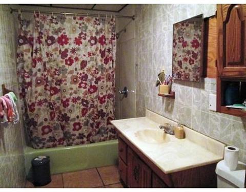 32 Vale St, Worcester, MA 01604 photo 4