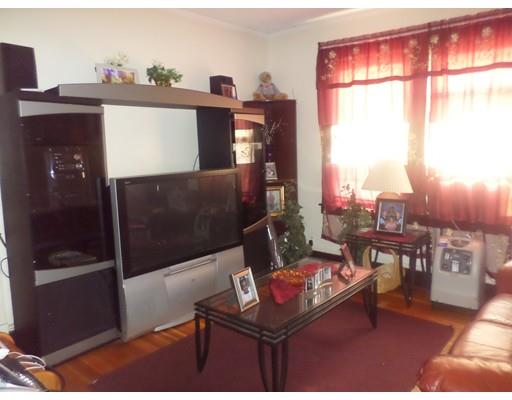38 Windsor St, Springfield, MA 01105 photo 9