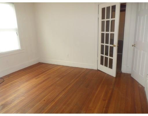 38 Windsor St, Springfield, MA 01105 photo 4