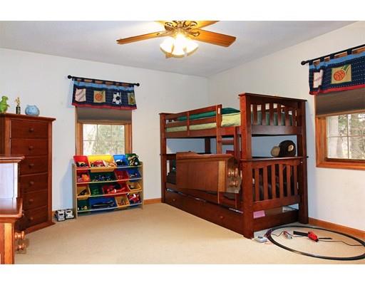 11 Peekskill Ave, Springfield, MA 01129 photo 14