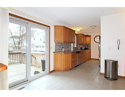 11 Peekskill Ave, Springfield, MA 01129 photo 6