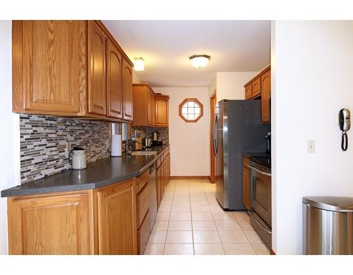 11 Peekskill Ave, Springfield, MA 01129 photo 7