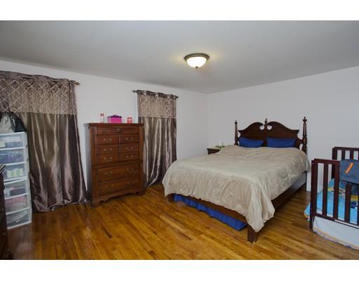 67 Grover St, Springfield, MA 01104 photo 9