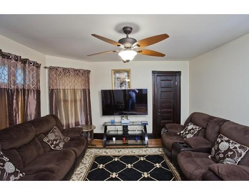 67 Grover St, Springfield, MA 01104 photo 5