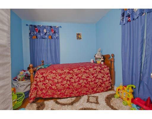 67 Grover St, Springfield, MA 01104 photo 12