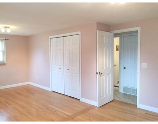15 Bamforth Rd, Springfield, MA 01128 photo 8