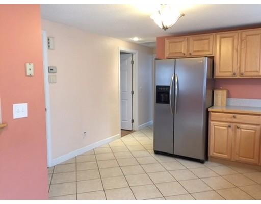 15 Bamforth Rd, Springfield, MA 01128 photo 4