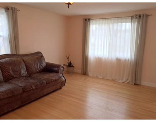 15 Bamforth Rd, Springfield, MA 01128 photo 6