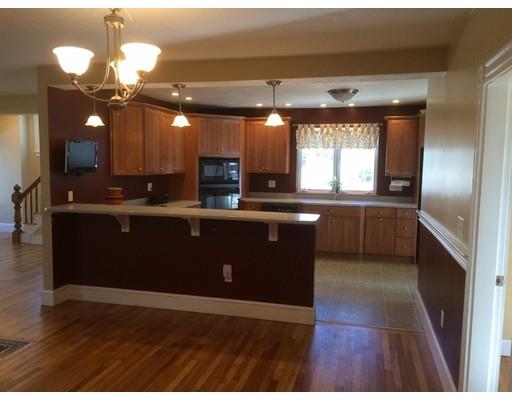 235 Pleasant St, Reading, MA 01867 photo 4