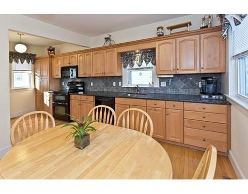 41 Spring St, Wakefield, MA 01880 photo 5