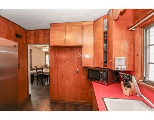 40 Raymond Ave, Chicopee, MA 01013 photo 5