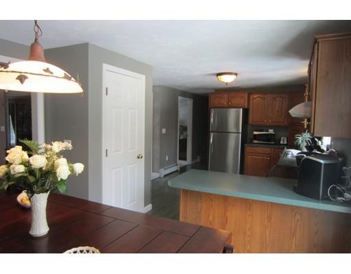 4 Blueberry Meadow Dr, Sutton, MA 01590 photo 9