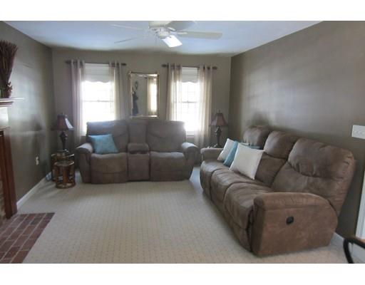 4 Blueberry Meadow Dr, Sutton, MA 01590 photo 11