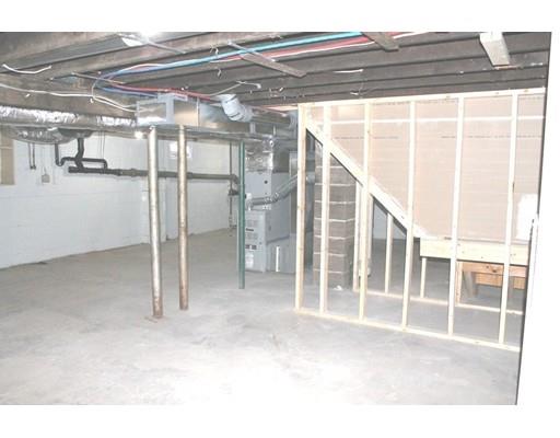 152 Gilbert Ave, Springfield, MA 01119 photo 30