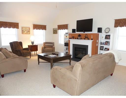 11 Cobblestone Rd, Pelham, NH 03076 photo 17