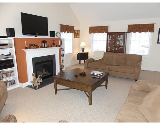 11 Cobblestone Rd, Pelham, NH 03076 photo 16