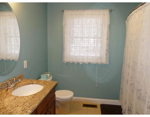 11 Cobblestone Rd, Pelham, NH 03076 photo 24
