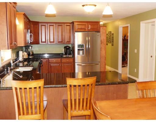 11 Cobblestone Rd, Pelham, NH 03076 photo 9
