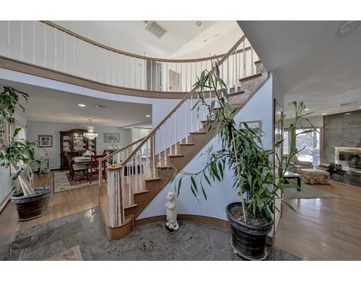 11 Ellery St, Gloucester, MA 01930 photo 3
