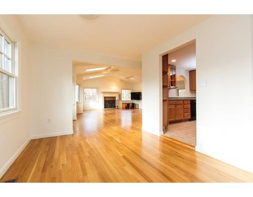 14 Eisenhower Cir, Wellesley, MA 02482 photo 5