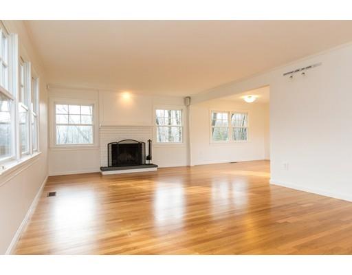 14 Eisenhower Cir, Wellesley, MA 02482 photo 4