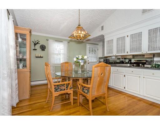 4 Clover Ln, Canton, MA 02021 photo 4