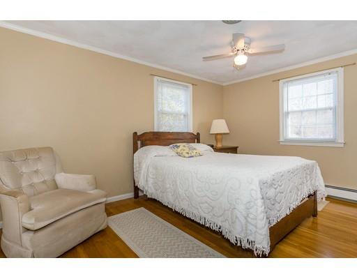 4 Clover Ln, Canton, MA 02021 photo 9